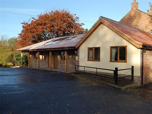 Old Oak Tree Hotel South Kilvington Exterior photo