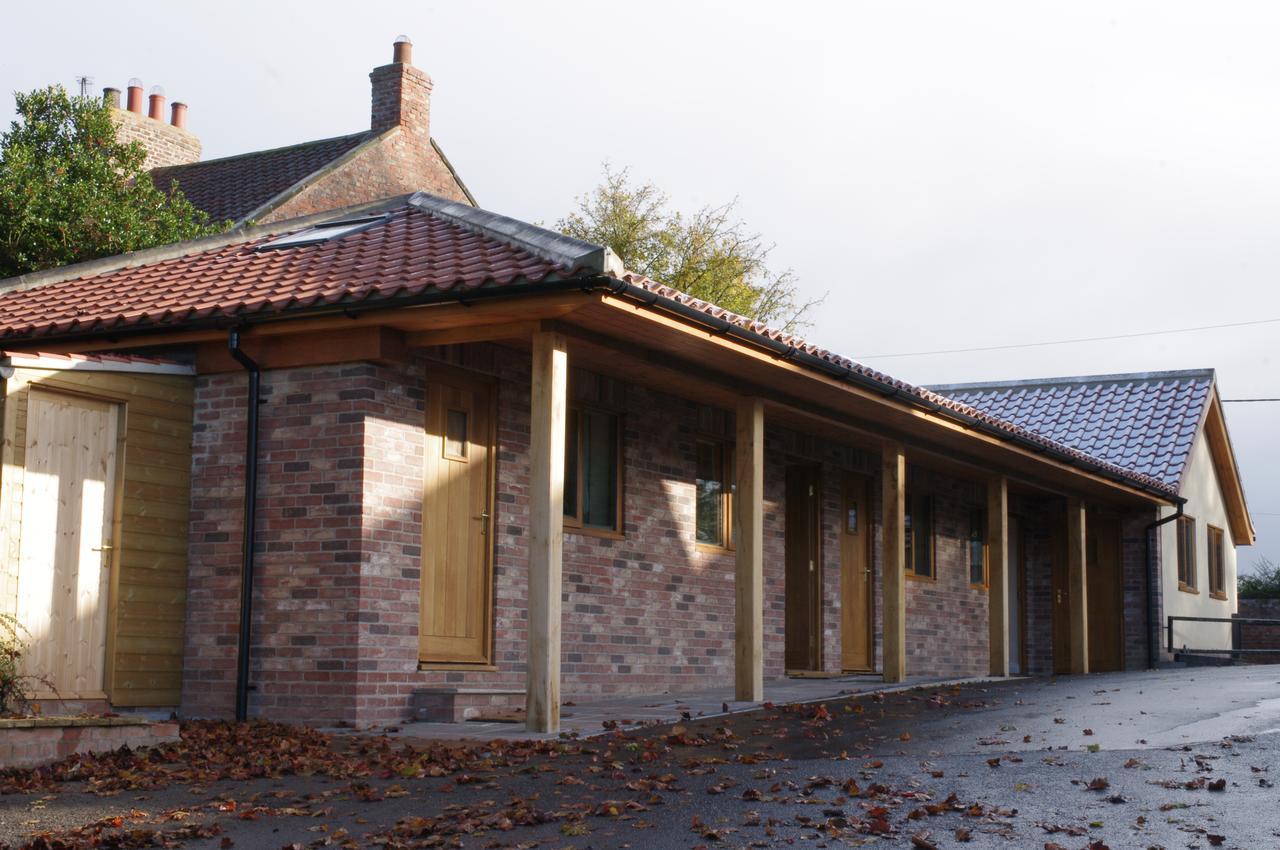 Old Oak Tree Hotel South Kilvington Exterior photo