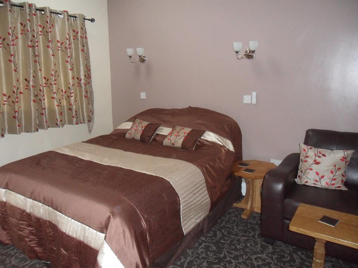 Old Oak Tree Hotel South Kilvington Room photo